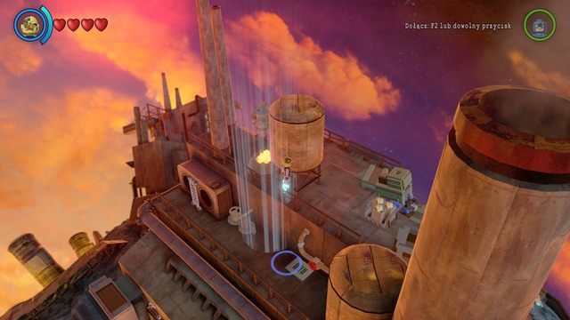 Wleć na dach i wyląduj w miejscu gdzie widać obiekty - Złote Klocki | Qward - sekrety w Lego Batman 3 Poza Gotham - LEGO Batman 3: Poza Gotham - poradnik do gry