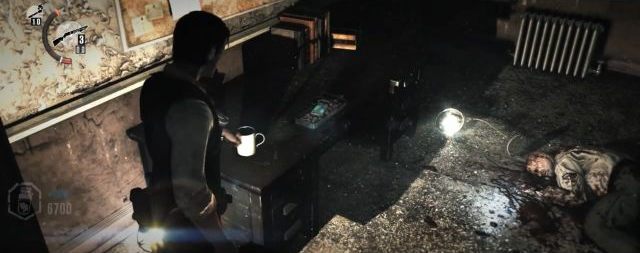 Na stole znajdziesz kartę do otwarcia zamkniętego przejścia. - Rozdział 5 - Zakamarki umysłu | Opis przejścia The Evil Within - The Evil Within - poradnik do gry