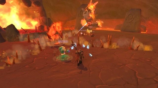 Podczas walki z Magmolatusem uważaj na wystające z ziemi kolce oraz ogniste pociski. - Bloodmaul Slag Mines | Instancje (Dungeons) - World of Warcraft: Warlords of Draenor - poradnik do gry