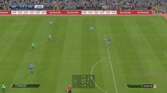 Niejednokrotnie sytuacja zmusza nas do wycofania piłki do bramkarza z racji braku możliwości zagrania jej do przodu - Gra bramkarzem - Podstawy rozgrywki - Pro Evolution Soccer 2015 - poradnik do gry