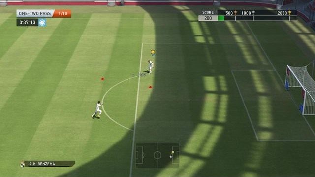 Przed nami dziesięć bramkowych sytuacji, w trakcie których m - Wyzwania eksperckie - Wyzwania treningowe - Pro Evolution Soccer 2015 - poradnik do gry