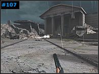 Gdy rozejrzysz się po okolicy, szybko spostrzeżesz, że okoliczna droga biegnie w stronę budynku w wielkimi kolumnami [#107] oraz stojącą przed nim ciężarówkę - Misja 8 - A Traitor Amongst Us | Medal of Honor Allied Assault Spearhead - Medal of Honor: Allied Assault - Spearhead - poradnik do gry