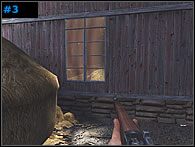 Zostaniesz zaatakowany przez dwóch żołnierzy - jednego znajdującego się w dolnej części budynku, tuż przed Tobą, a drugi na górze, gdzie dostaniesz się po schodach - Poradnik do gry - Misja 1 - Welcome to France - Medal of Honor: Allied Assault - Spearhead - poradnik do gry