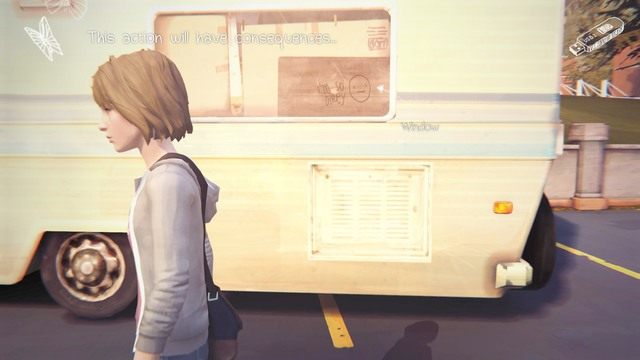 Ósmą decyzją jest moment, w którym możesz narysować coś na brudnym wozie rekreacyjnym znajdującym się na parkingu - Life is Strange: Chrysalis - Decyzje - Life is Strange - poradnik do gry