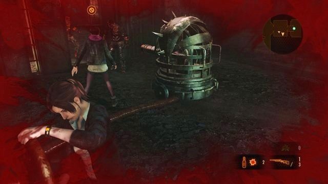 Po pokonaniu wroga włóż koło zębate w mechanizm, co otworzy kraty na wprost i - Ucieknij z zakładu - włączenie mechanizmu | Kolonia karna - Claire - Resident Evil: Revelations 2 - Kolonia Karna - poradnik do gry