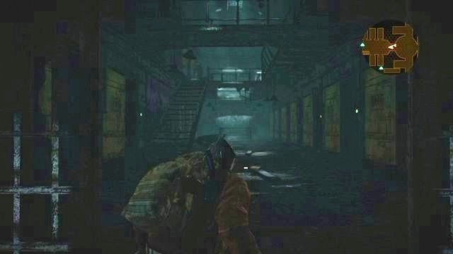 Wchodząc do głównej części więzienia uważaj na spadających z góry wrogów. - Przejdź przez budynek | Kolonia karna - Barry | Resident Evil Revelations 2 - Resident Evil: Revelations 2 - Kolonia Karna - poradnik do gry