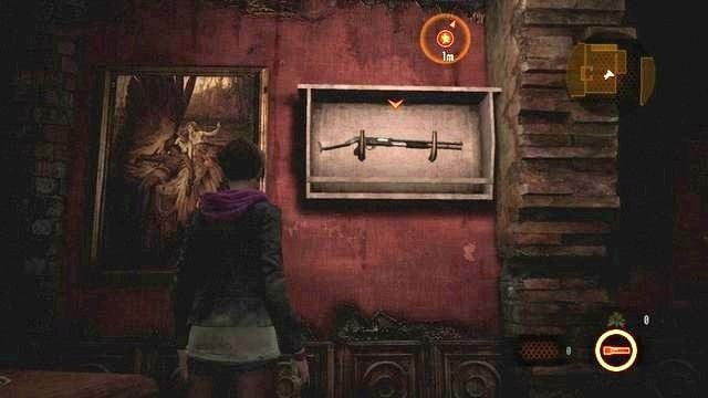 Dużo ciekawszym elementem wystroju jest jednak strzelba wisząca na ścianie, obok dużego obrazu (screen) - Idź do wieży | Kontemplacja - Claire | Resident Evil Revelations 2 - Resident Evil: Revelations 2 - Kolonia Karna - poradnik do gry