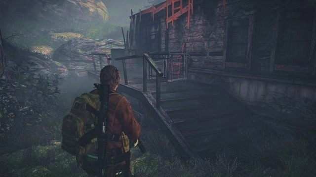 Po oczyszczeniu terenu przetrząśnij beczki (amunicja pistoletowa, Topaz - 100 PP), a następnie przetransportuj znajdującą się z lewej strony skrzynię pod drugi dom (miejsce pokazana na obrazku) - Idź do wieży cz.1 | Kontemplacja - Barry | Resident Evil Revelations 2 - Resident Evil: Revelations 2 - Kolonia Karna - poradnik do gry