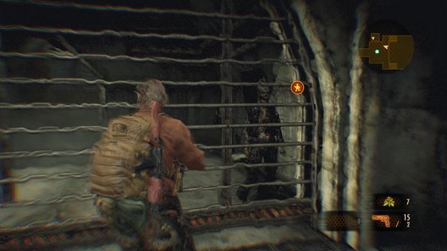 Rozmazany ekran symbolizuje niebezpieczne zbliżanie się latającego przeciwnika. - Opuść ścieki - Śluzy | Wyrok - Barry | Resident Evil Revelations 2 - Resident Evil: Revelations 2 - Kolonia Karna - poradnik do gry