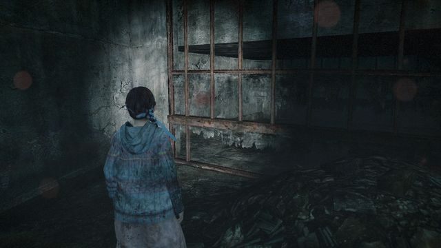 Pierwszą larwę znajdziesz jeśli w kampanii Claire nie ruszałeś wajchy - Larwy owada (Natalia) | Metamorfoza | Resident Evil Revelations 2 - Resident Evil: Revelations 2 - Kolonia Karna - poradnik do gry