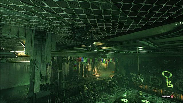 Użyj opcji chodzenia po suficie żeby dotrzeć Kobietą-Kotem do planszy do gry - Dziesiąta próba Człowieka-Zagadki | Zemsta Człowieka-Zagadki - Batman Arkham Knight - poradnik do gry