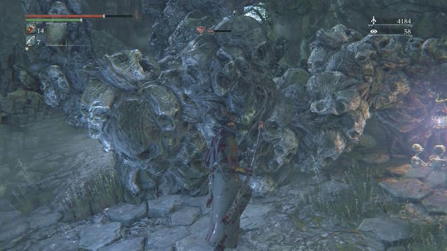 Za skałami możesz przeczekać, aż pasek szału spadnie do zera. - Koszmar Mensisa | Opis przejścia Bloodborne - Bloodborne - poradnik do gry