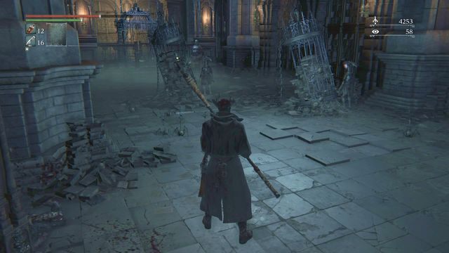 Małych kuszników możesz zajść od tyłu, z prawej strony. - Koszmar Mensisa | Opis przejścia Bloodborne - Bloodborne - poradnik do gry