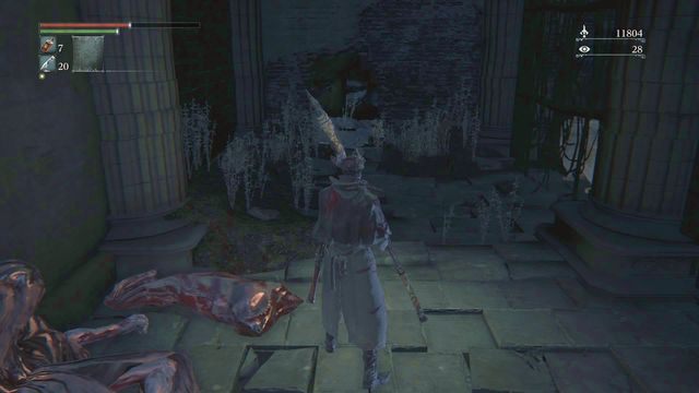 Wyjście przez dziurę w ścianie poprowadzi Cię prosto do bossa. - Yahargul, Niewidzialna wioska - Kaplica Yahargul | Opis przejścia Bloodborne - Bloodborne - poradnik do gry