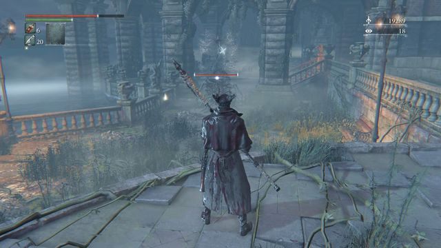 Szybko podbiegnij do wroga, przestanie wtedy strzelać ognistymi pociskami. - Byrgenwerth | Opis przejścia Bloodborne - Bloodborne - poradnik do gry