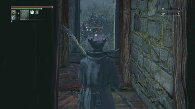 Przeciwnik zablokuje się w przejściu, ułatwiając Ci zadawanie obrażeń. - Zakazany las | Opis przejścia Bloodborne - Bloodborne - poradnik do gry