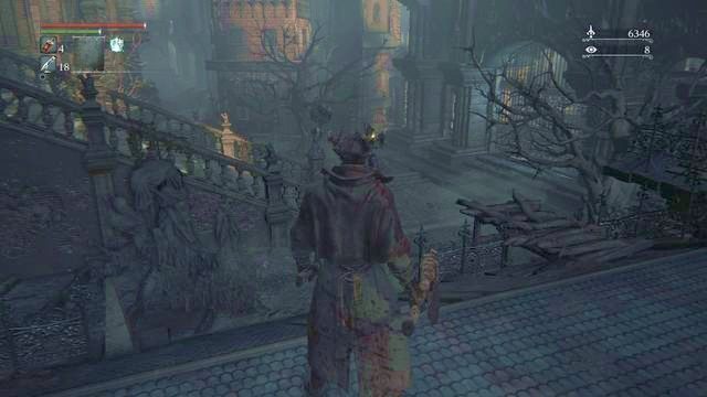 Znajdziesz się w miejscu widocznym na screenie - Rewir katedralny - centralny plac | Opis przejścia Bloodborne - Bloodborne - poradnik do gry