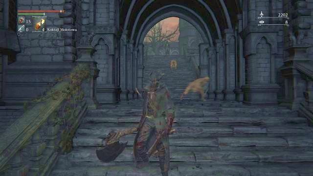 Pozwól psom zbiec na dół, gdzie pokonasz je pozostając poza zasięgiem strzału. - Rewir Katedralny | Opis przejścia Bloodborne - Bloodborne - poradnik do gry