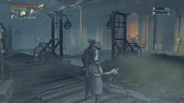 W kolejnym pomieszczeniu rozpraw się z wrogami po kolei. - Centrum Yharnam - Akwedukt | Opis przejścia Bloodborne - Bloodborne - poradnik do gry