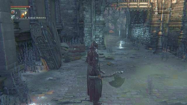 Dalsza droga prowadzi przez bramę. - Centrum Yharnam | Opis przejścia Bloodborne - Bloodborne - poradnik do gry