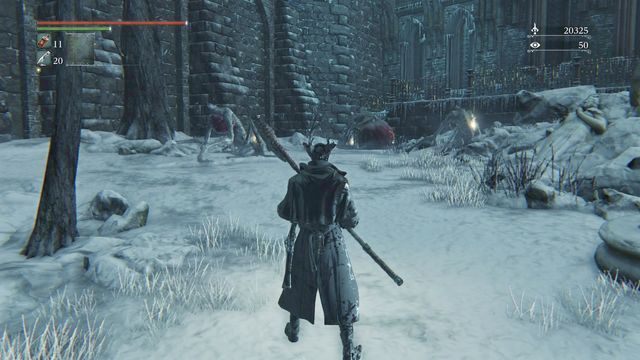 Przed bramą odbij jeszcze lekko w prawo - Zapomniany Zamek Cainhurst | Opis przejścia Bloodborne - Bloodborne - poradnik do gry