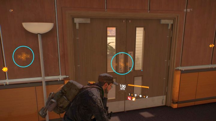 Gdy nawodnisz postać, na ekranie widoczne będą pobliskie pojemniki z przedmiotami. - Przetrwanie | Nowe tryby gry w The Division - The Division - poradnik do gry