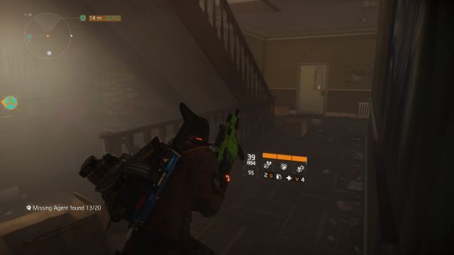 Na końcu korytarza widać drzwi, przez które trzeba przejść. - Garment District [M7] | Dane wywiadowcze w The Division - The Division - poradnik do gry