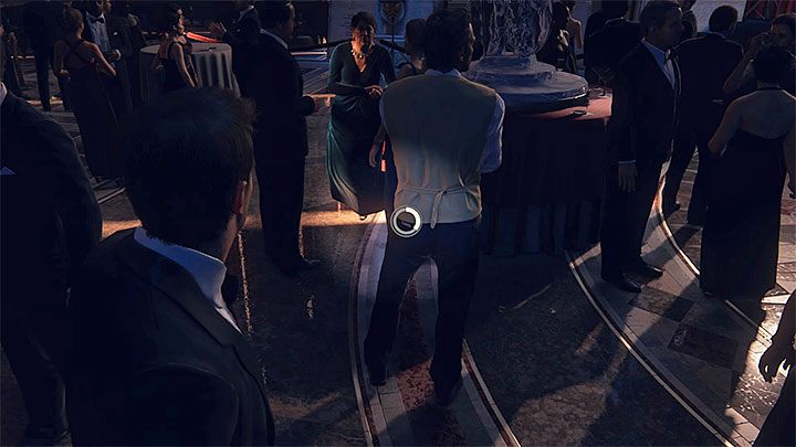 Podświetlony okrąg nakierowuj na kartę dostępu - Uncharted 4 Kres Złodzieja: Rozdział 6 Złodziejska krew - solucja, opis przejścia - Uncharted 4: Kres Złodzieja - poradnik do gry