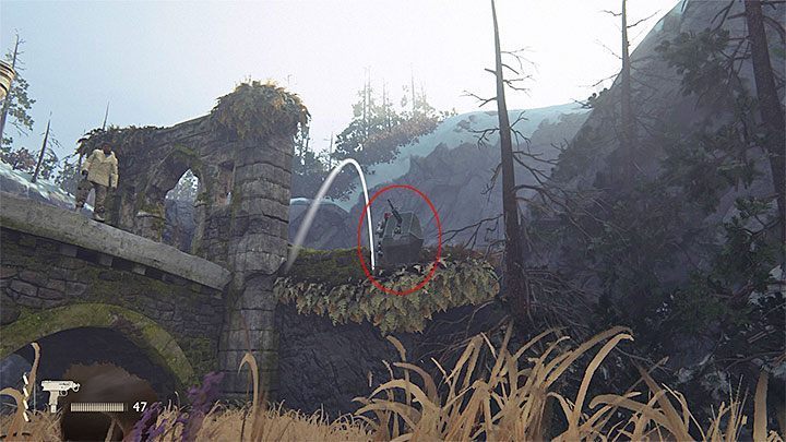 Już po przystąpieniu do właściwych walk oprócz korzystania z broni palnej nie zapominaj o posiadanym zapasie dynamitu i podrzucaj go do miejsc, w których wrogowie spróbują się ukryć - Uncharted 4 Kres Złodzieja: Rozdział 8 Grób Henryego Averyego - solucja, opis przejścia - Uncharted 4: Kres Złodzieja - poradnik do gry