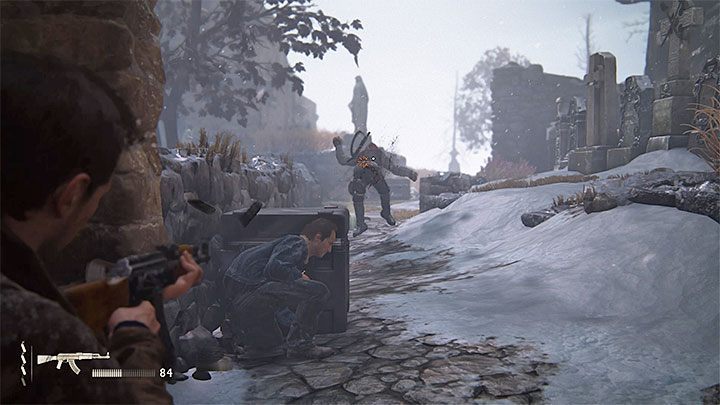 Możesz walczyć z wrogami np. pozostając w pobliżu wejścia na cmentarz - Uncharted 4 Kres Złodzieja: Rozdział 8 Grób Henryego Averyego - solucja, opis przejścia - Uncharted 4: Kres Złodzieja - poradnik do gry