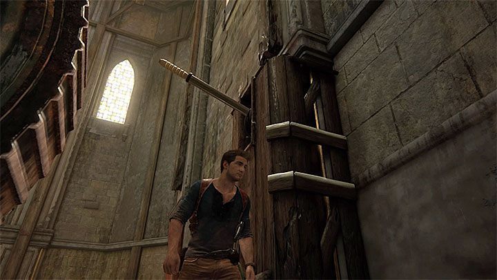 Użycie dźwigni zatrzyma na chwilę cały mechanizm - Uncharted 4 Kres Złodzieja: Rozdział 11 Najciemniej pod latarnią - solucja, opis przejścia - Uncharted 4: Kres Złodzieja - poradnik do gry
