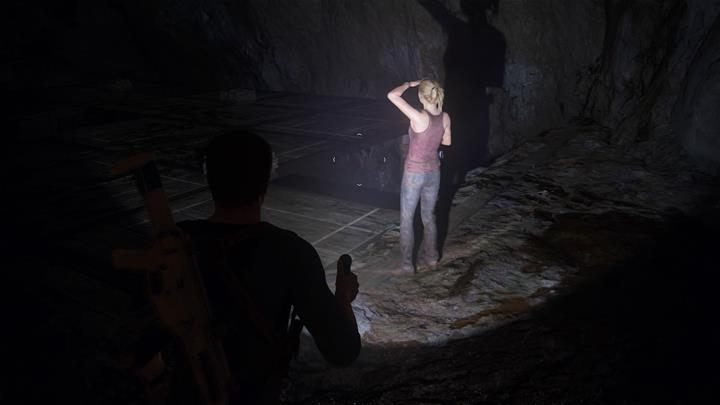 Wraz z Elanę, musisz przejść przez tajemne przejście Averyego unikając wszystkich pułapek - Uncharted 4 Kres Złodzieja: Rozdział 19 Upadek Averyego - solucja, opis przejścia - Uncharted 4: Kres Złodzieja - poradnik do gry