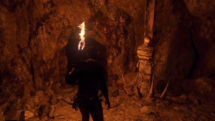 Gdy znajdziesz mumię, która nie wybuchnie - wejdź w przejście po jej lewej stronie - Uncharted 4 Kres Złodzieja: Upadek Averyego - wszystkie skarby - Uncharted 4: Kres Złodzieja - poradnik do gry