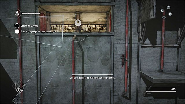 Wykorzystaj wąskie przejście przy suficie, odczekaj na odpowiedni moment żeby wylądować na niższym poziomie i schowaj się za jednym z nowych słupów - Sekwencja 4 - Łowca niewolników (The Slaver) - Assassins Creed Chronicles: China - poradnik do gry