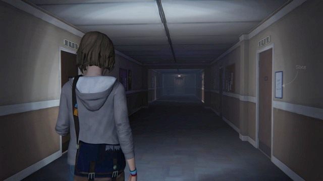 Po rozmowie z Taylor wyjdź z łazienek i udaj się do pokoju Dany - Life is Strange: Chaos Theory, Rozdział 1 - solucja, opis przejścia - Life is Strange - poradnik do gry