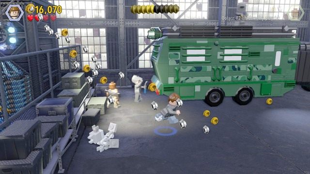 Trzeci śmietnik znajduje się obok zielonego wozu - Isla Sorna | Jurassic Park The Lost World - sekrety (misje) - LEGO Jurassic World - poradnik gry