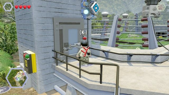 Podejdź do pokazanych drzwi jako Owen i otwórz je za pomocą klucza - Terytorium raptorów | Jurassic Park - sekrety - LEGO Jurassic World - poradnik gry