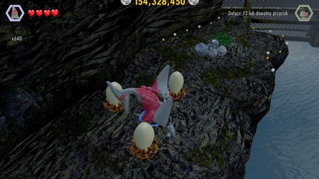 Kolejny złoty klocek otrzymasz w momencie, kiedy zabijesz agresywnych kompsognatów grasujących po twoim gnieździe - Ptaszarnia na Isla Sorna | Jurassic Park III - sekrety - LEGO Jurassic World - poradnik gry