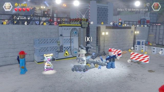 Po małej scence przerywnikowej odzyskasz panowanie nad dwiema postaciami z klocków LEGO - Prolog | Jurasic Park - opis przejścia - LEGO Jurassic World - poradnik gry