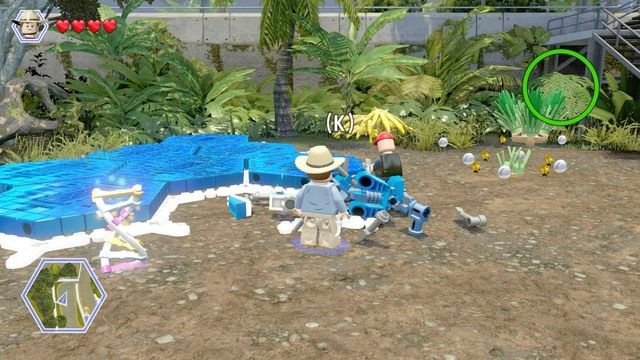 Po jego uwolnieniu, podejdź do niebieskiej platformy i zbuduj panel kontrolny - Utrata mocy | Jurasic Park - opis przejścia - LEGO Jurassic World - poradnik gry