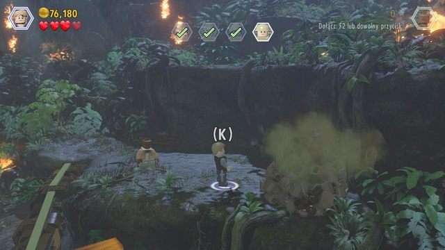 Z rozsypanych klocków stwórz kładkę, dzięki której dostaniecie się na wyższy poziom - Atak | Jurassic World - opis przejścia - LEGO Jurassic World - poradnik gry