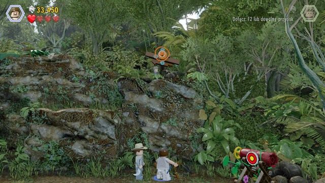 Przejdź na prawą stronę i niszcz wszystkie obiekty, które się tam znajdują - Lądowisko | Jurassic Park III - opis przejścia - LEGO Jurassic World - poradnik gry