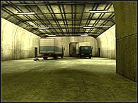 Podchodząc do rogatek zwróć uwagę szczególnie na tunel prowadzący do podziemi - Misja 04 - Janus Knife | Suma Wszystkich Strachów - Suma Wszystkich Strachów - poradnik do gry