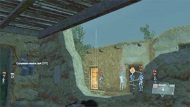 Zaatakowanie dowódców gdy ci się spotkają pozwoli ci szybciej ukończyć misję - Zamordowanie wrogich dowódców | Misja 7 - Red Brass - Metal Gear Solid V: The Phantom Pain - poradnik do gry