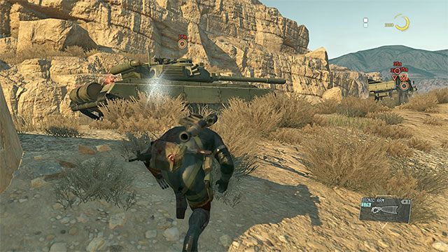 Możesz zbliżyć się do wybranego czołgu gdy konwój się zatrzyma - Pozostałe opcjonalne cele w misji Occupation Forces | Misja 8 - Occupation Forces - Metal Gear Solid V: The Phantom Pain - poradnik do gry