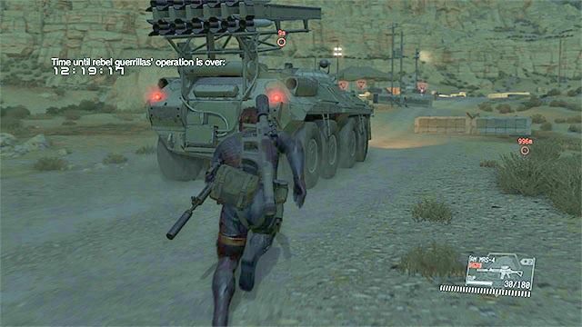 Zbliżaj się do wrogich maszyn żeby je odsyłać balonem do bazy - Pozostałe opcjonalne cele w misji Backup, Back Down | Misja 9 - Backup, Back Down - Metal Gear Solid V: The Phantom Pain - poradnik do gry