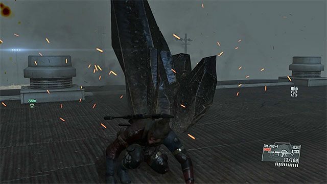 Uważaj na iglice wytwarzane przez Skullsów - Jak wygrać bitwę ze Skullsami na lotnisku? | Misja 29 - Metallic Archaea - Metal Gear Solid V: The Phantom Pain - poradnik do gry