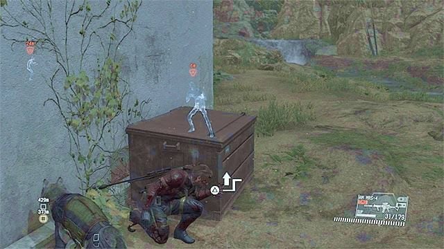 Dowódcę możesz sam odnaleźć lub skorzystać z danych wywiadowczych - Pozostałe opcjonalne cele w misji To Know Too Much | Misja 35 - Cursed Legacy - Metal Gear Solid V: The Phantom Pain - poradnik do gry