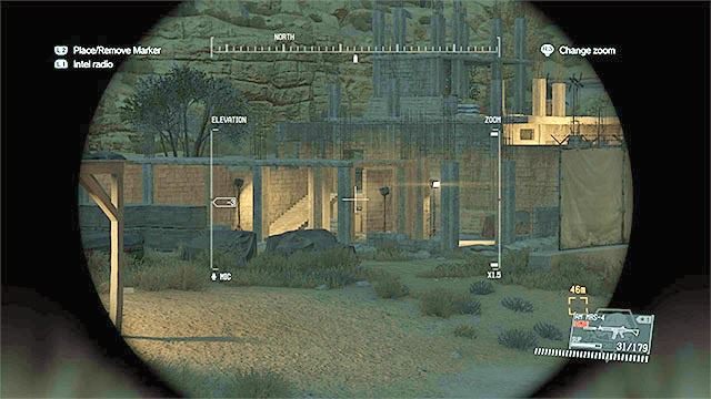 Poszukiwany inżynier więziony jest na parterze pokazanego na powyższym obrazku niedokończonego budynku zlokalizowanego w górnej części koszar Wakh Sind Barracks - Odnalezienie i uratowanie inżyniera | Misja 5 - Over the Fence - Metal Gear Solid V: The Phantom Pain - poradnik do gry