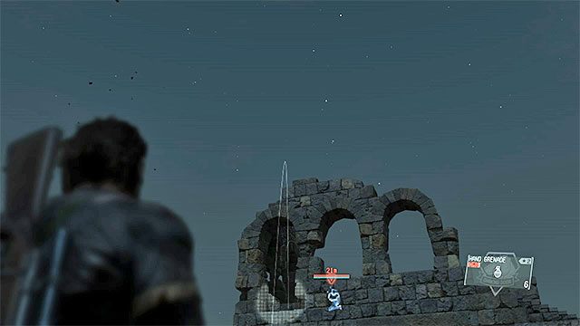 Możesz podrzucać Quiet wybuchowe niespodzianki - Jak wygrać pojedynek z Quiet? | Misja 11 - Cloaked in Silence - Metal Gear Solid V: The Phantom Pain - poradnik do gry